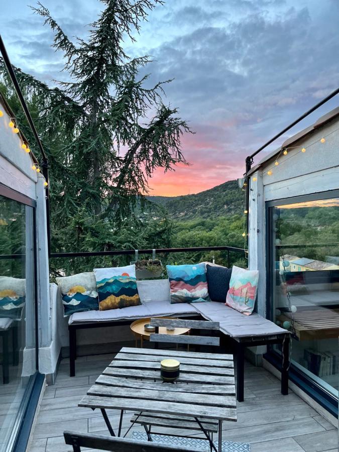 Appartement sur les toits, très jolie vue Provence Gréoux-les-Bains Esterno foto